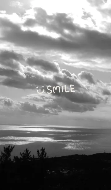 [LINE着せ替え] モノクロ写真 ベージュ スマイル9の画像1